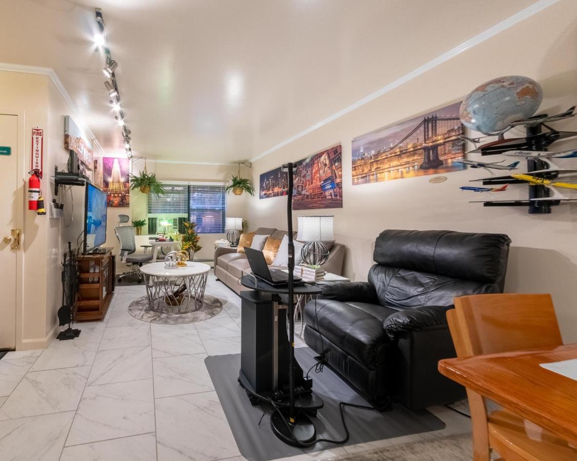 Two Bedrooms Apartment Manage And Supervise By Host Endless Features Amenities Dishwasher Washer Dryer Best Wifi Internet Services By Verizon Fios 960 Upload 960 Download Bi Monthly Free Housekeeping Services Huge 10000 Square Footage New York City Exterior photo