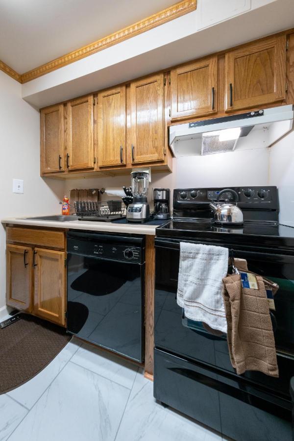 Two Bedrooms Apartment Manage And Supervise By Host Endless Features Amenities Dishwasher Washer Dryer Best Wifi Internet Services By Verizon Fios 960 Upload 960 Download Bi Monthly Free Housekeeping Services Huge 10000 Square Footage New York City Exterior photo
