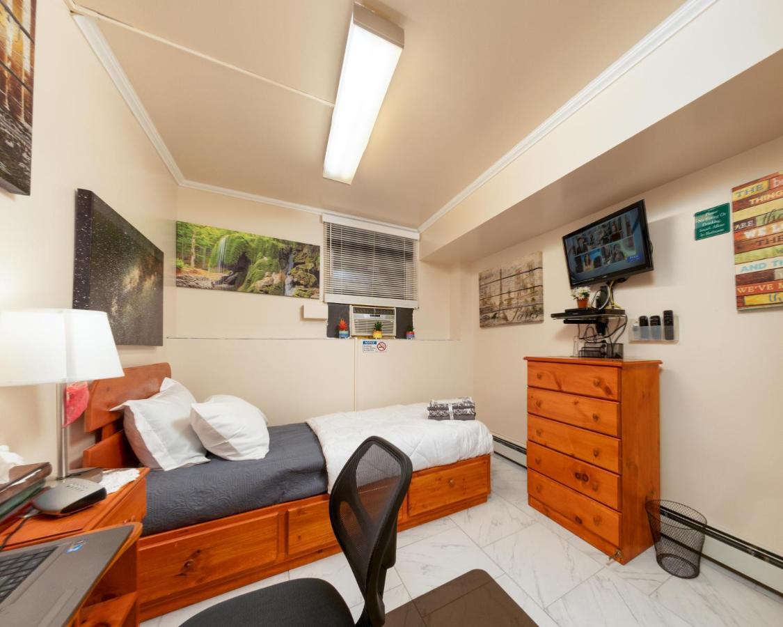Two Bedrooms Apartment Manage And Supervise By Host Endless Features Amenities Dishwasher Washer Dryer Best Wifi Internet Services By Verizon Fios 960 Upload 960 Download Bi Monthly Free Housekeeping Services Huge 10000 Square Footage New York City Exterior photo