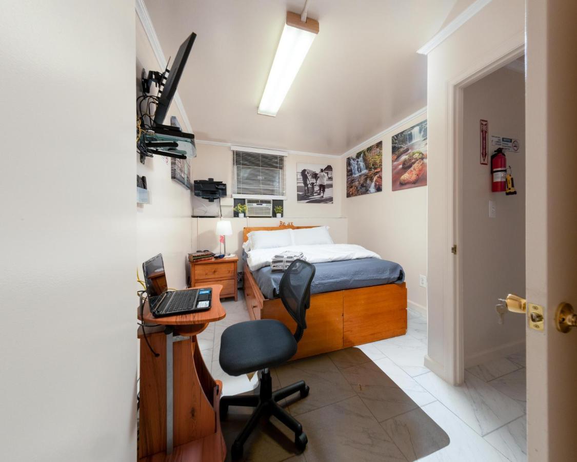 Two Bedrooms Apartment Manage And Supervise By Host Endless Features Amenities Dishwasher Washer Dryer Best Wifi Internet Services By Verizon Fios 960 Upload 960 Download Bi Monthly Free Housekeeping Services Huge 10000 Square Footage New York City Exterior photo